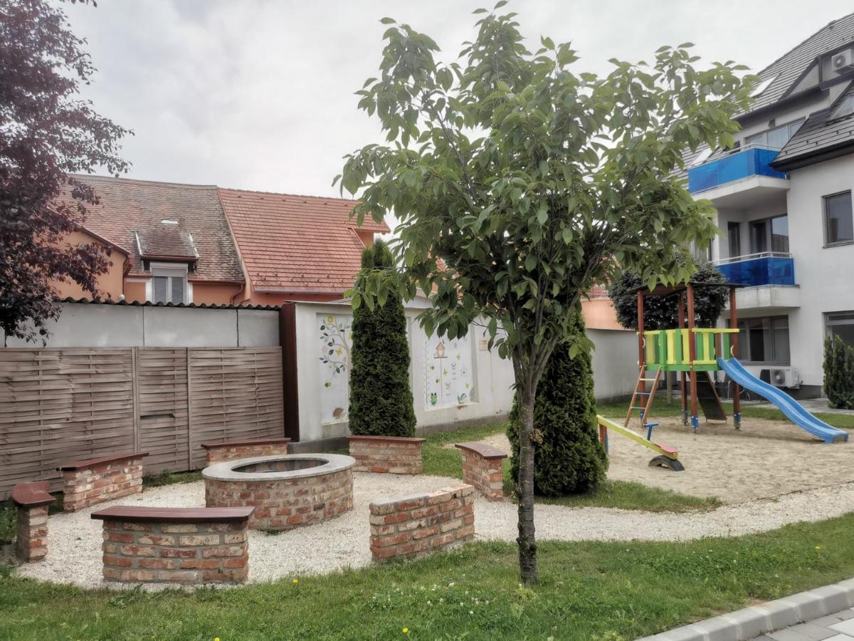 Szabo Lux Apartman Sárvár Dış mekan fotoğraf